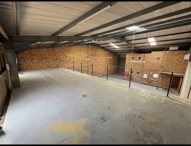 450M² FACTORY TO LET IN ANDERBOLT